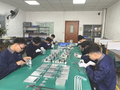 为什么CNC机加工零件这么贵？