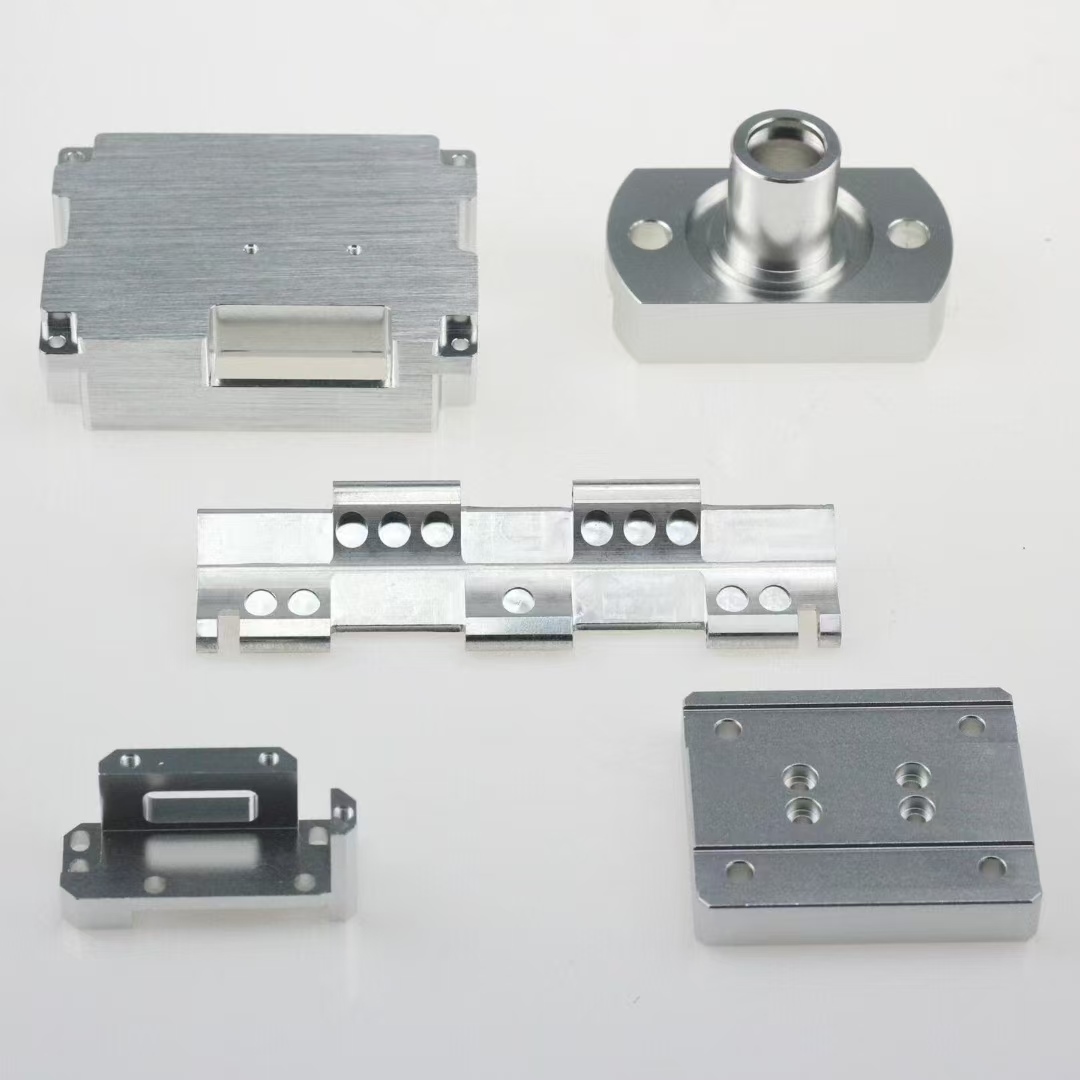 专业设备采用CNC零件加工